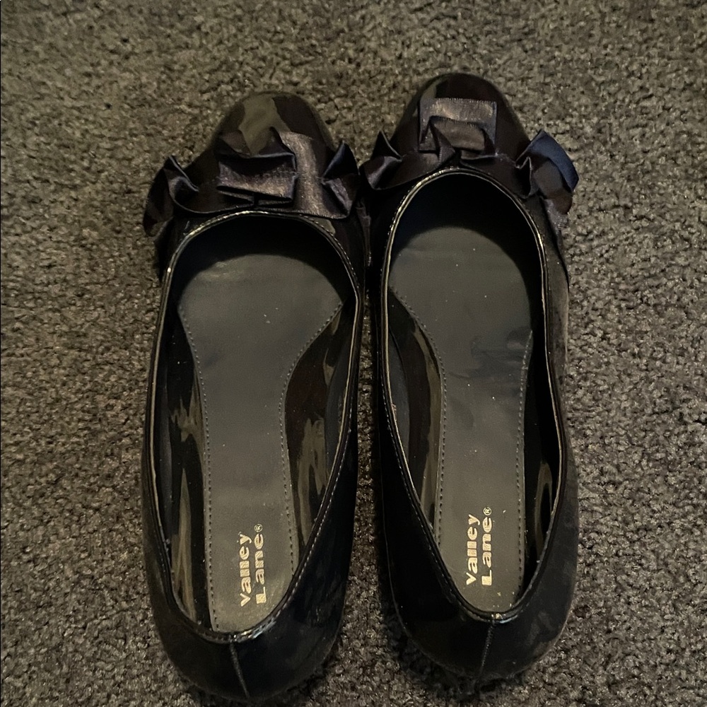 Valley Lane Black Flats with Bow Detail